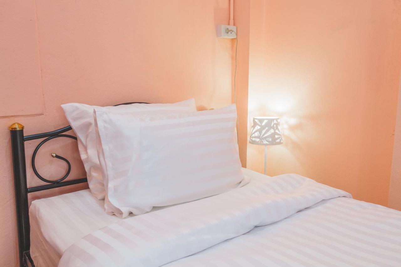 Gaiwandhanat Homestay กรุงเทพมหานคร ภายนอก รูปภาพ